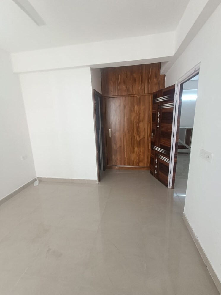 Room, suncity-avenue-76 2 Bedroom 735 Sq.Ft. Apartment In Sector 76 Gurgaon 9283934