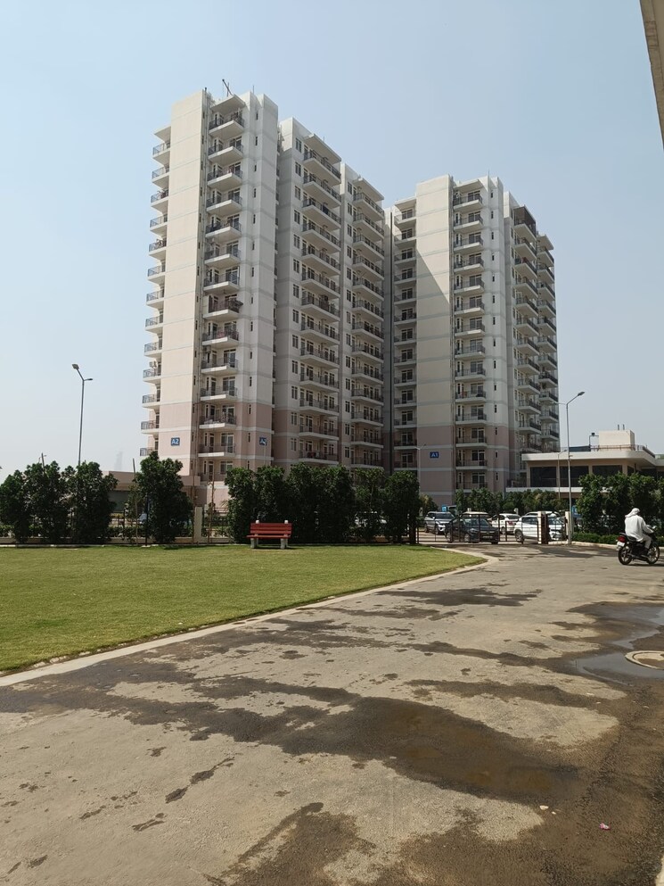 Exterior View, suncity-avenue-76 2 Bedroom 735 Sq.Ft. Apartment In Sector 76 Gurgaon 9283934