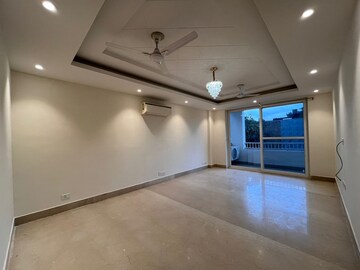 Room in 3 BHK Builder Floor at Sushant Lok I – for Rent
