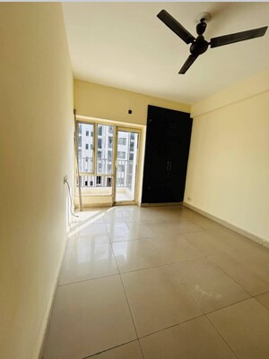 2 BHK Apartment For Rent in Panchsheel Greens II, Sector 16 Greater Noida