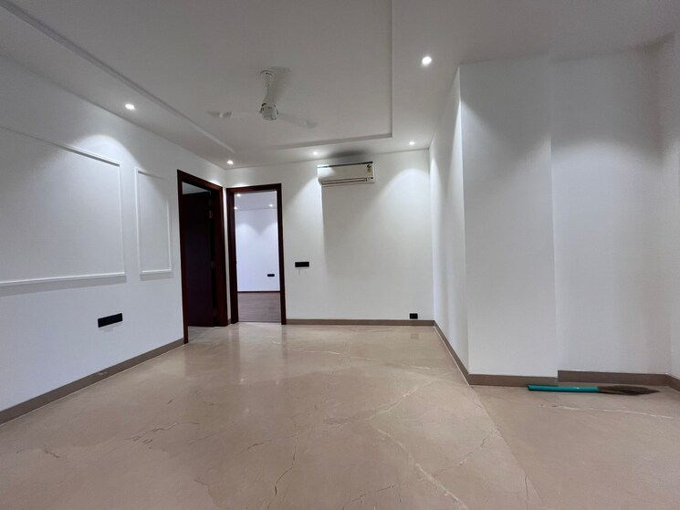 Room, sushant lok i 4 Bedroom 3000 Sq.Ft. Builder Floor In Sushant Lok I Gurgaon 9283957