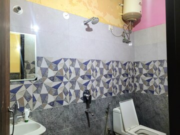 Bathroom in 1 RK Builder Floor at Sector 54 – for Rent