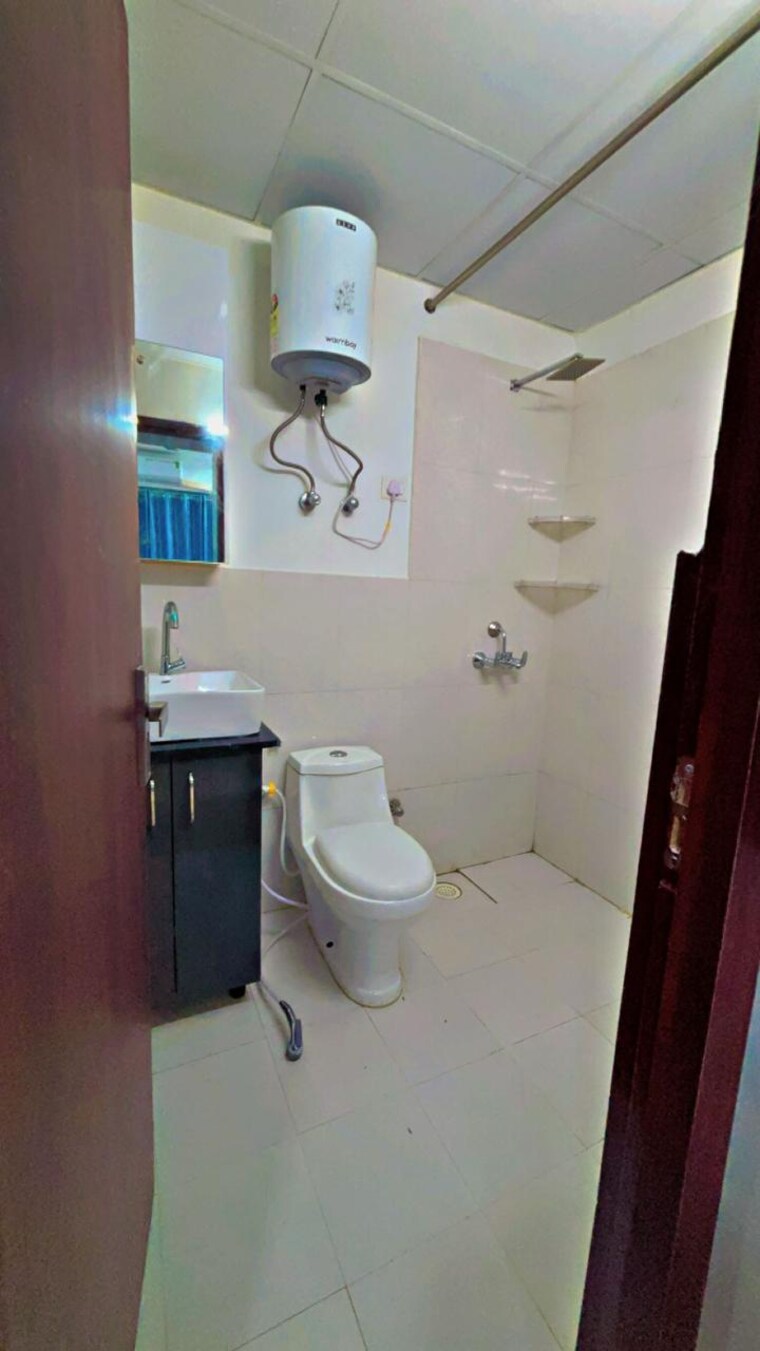 Bathroom, suncity-avenue-76 2 Bedroom 682 Sq.Ft. Apartment In Sector 76 Gurgaon 9283968