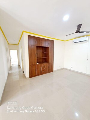 Room in 4 BHK Builder Floor at Sushant Lok 2, Sector 57 – for Rent