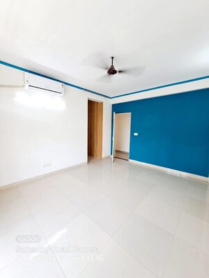 Room in 4 BHK Builder Floor at Sushant Lok 2, Sector 57 – for Rent