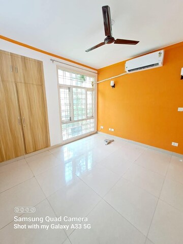 Room in 4 BHK Builder Floor at Sushant Lok 2, Sector 57 – for Rent
