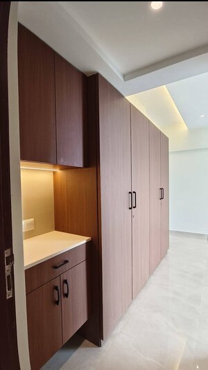 Room in 2 BHK Apartment at Sheth Irene, Malad West – for Rent