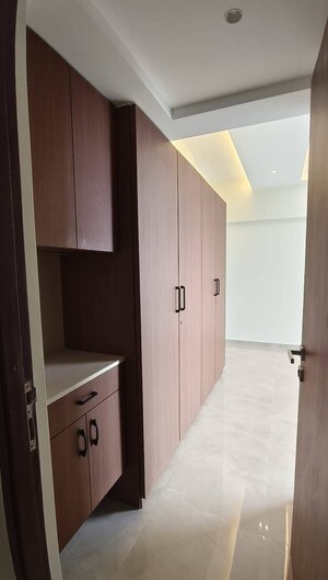 Room in 2 BHK Apartment at Sheth Irene, Malad West – for Rent