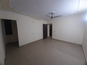 Room in 2 BHK Builder Floor at Maidan Garhi – for Rent