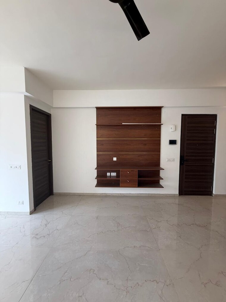 Room, signature-global-prime 2 Bedroom 834 Sq.Ft. Apartment In Sector 63a Gurgaon 9283998