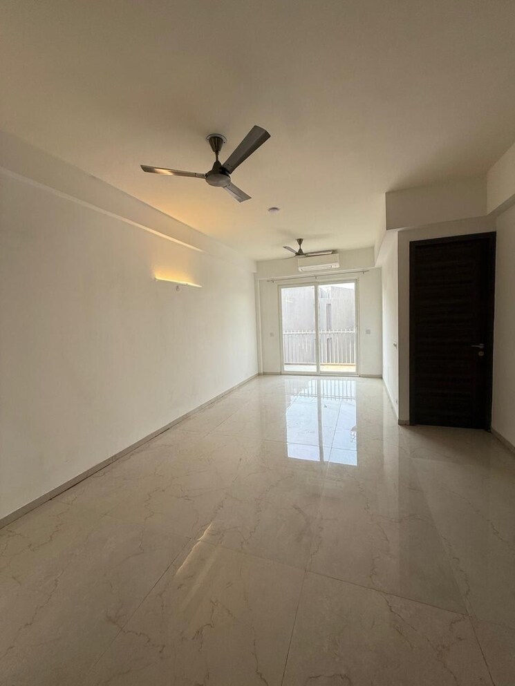 Room, signature-global-prime 2 Bedroom 834 Sq.Ft. Apartment In Sector 63a Gurgaon 9283998
