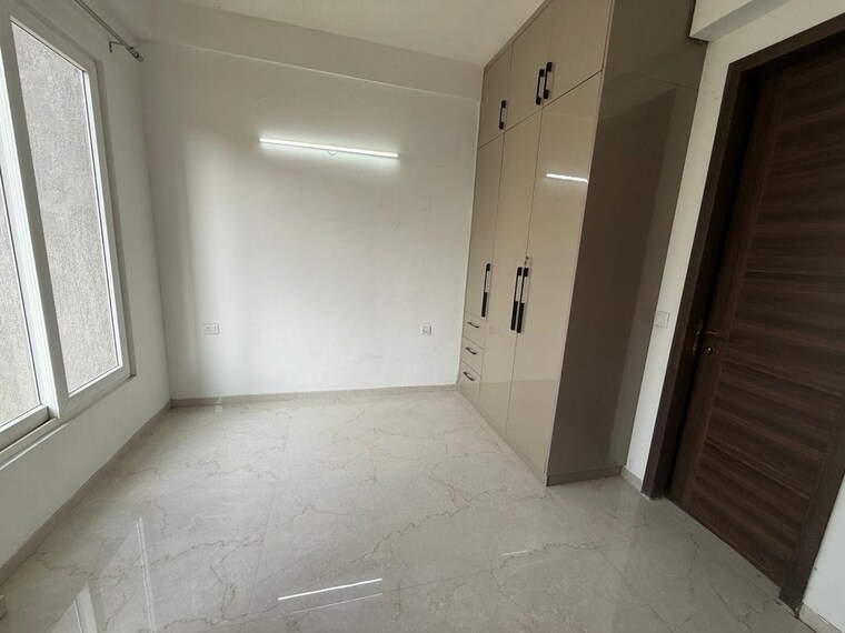 Room, signature-global-prime 2 Bedroom 834 Sq.Ft. Apartment In Sector 63a Gurgaon 9283998