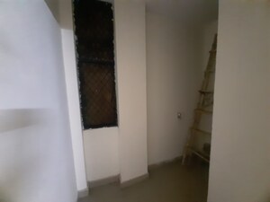Room in 2 BHK Builder Floor at Maidan Garhi – for Rent