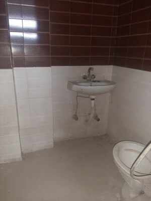 Bathroom in 2 BHK Builder Floor at Maidan Garhi – for Rent