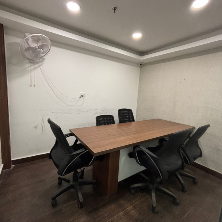 Team Area, spaze-itech-park Commercial Office Space 1300 Sq.Ft. In Sispal Vihar Gurgaon 9284015