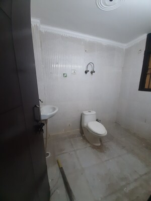 Bathroom in 2 BHK Builder Floor at Maidan Garhi – for Rent