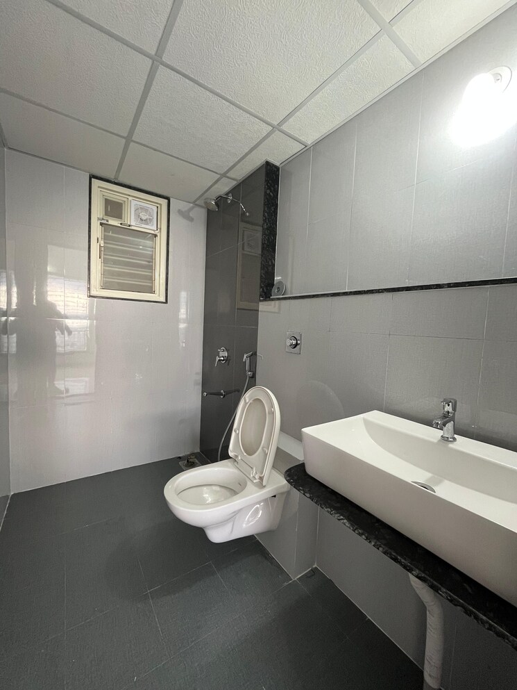 Attached Bathroom, goel-ganga-altus 2 Bedroom 696 Sq.Ft. Apartment In Kharadi Pune 9284001