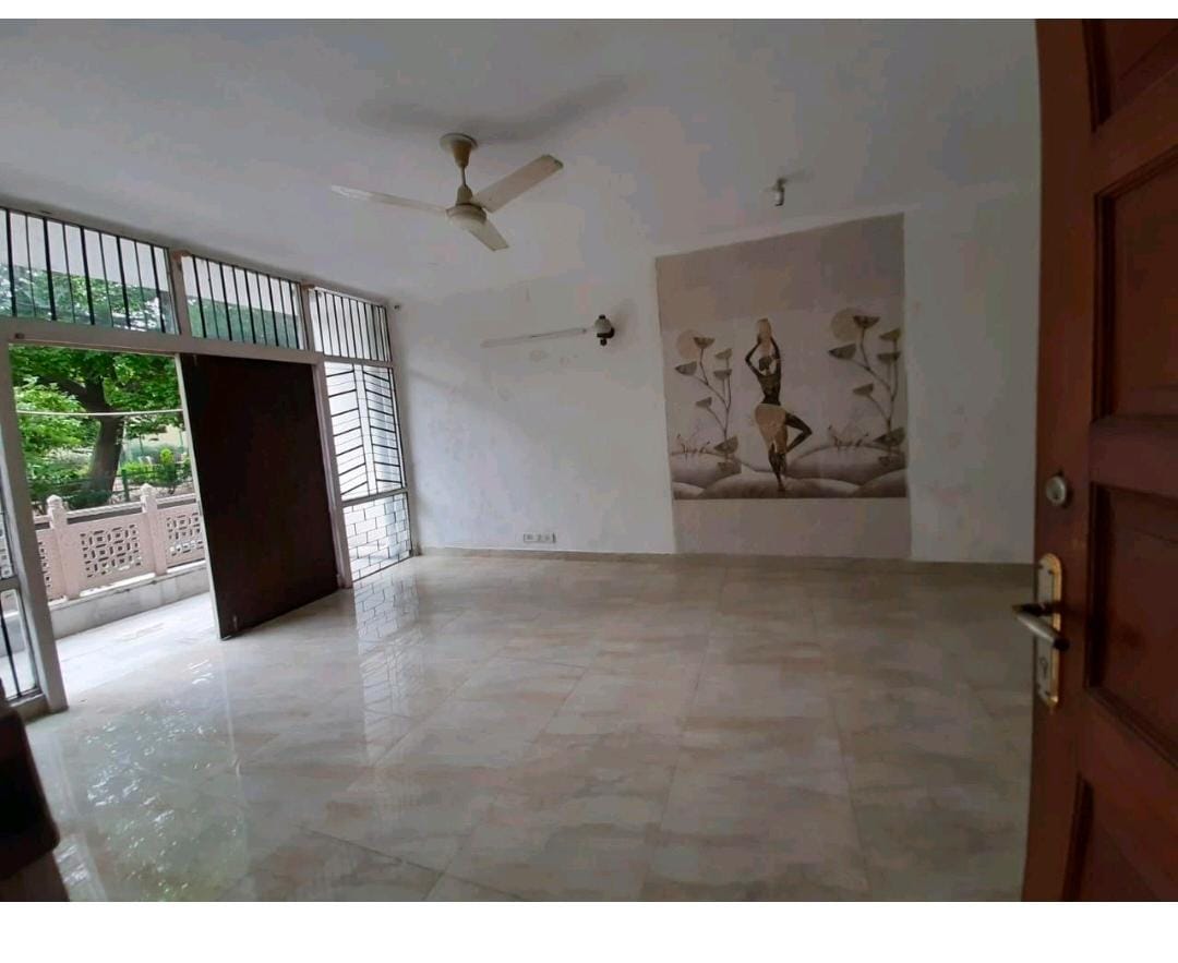 2 BHK Builder Floor For Rent in East Of Kailash