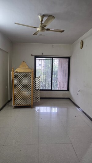 Room in 2 BHK Apartment at Vishal Nagar – for Rent