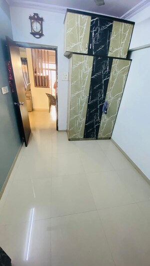 Room in 3 BHK Apartment at Hirani Vishal Enclave, Dahisar East – for Sale