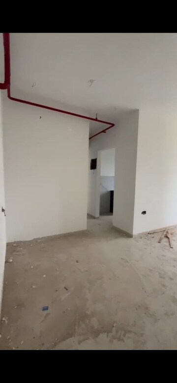 Room in 2.5 BHK Apartment at Ruparel Palacio Phase 1, Kandivali West – for Sale
