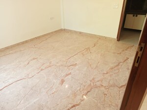 Room in 4 BHK Independent House at Maharani Bagh – for Sale