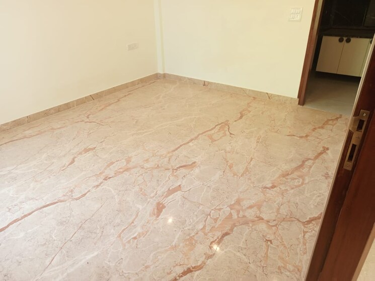 Room, maharani bagh 4 Bedroom 500 Sq.Yd. Independent House In Maharani Bagh Delhi 9284315