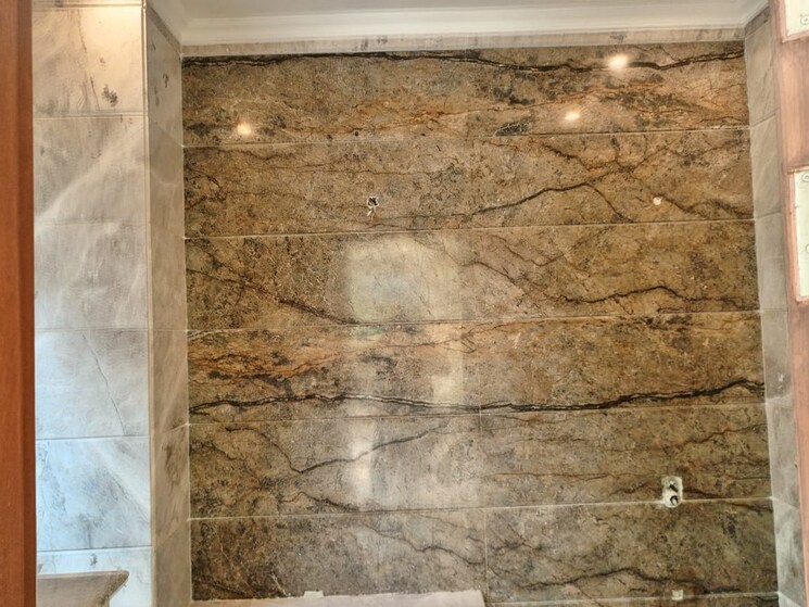 Bathroom, maharani bagh 4 Bedroom 500 Sq.Yd. Independent House In Maharani Bagh Delhi 9284315