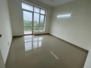 Room in 3 BHK Builder Floor at DLF Hyde Park, South Mullanpur – for Sale