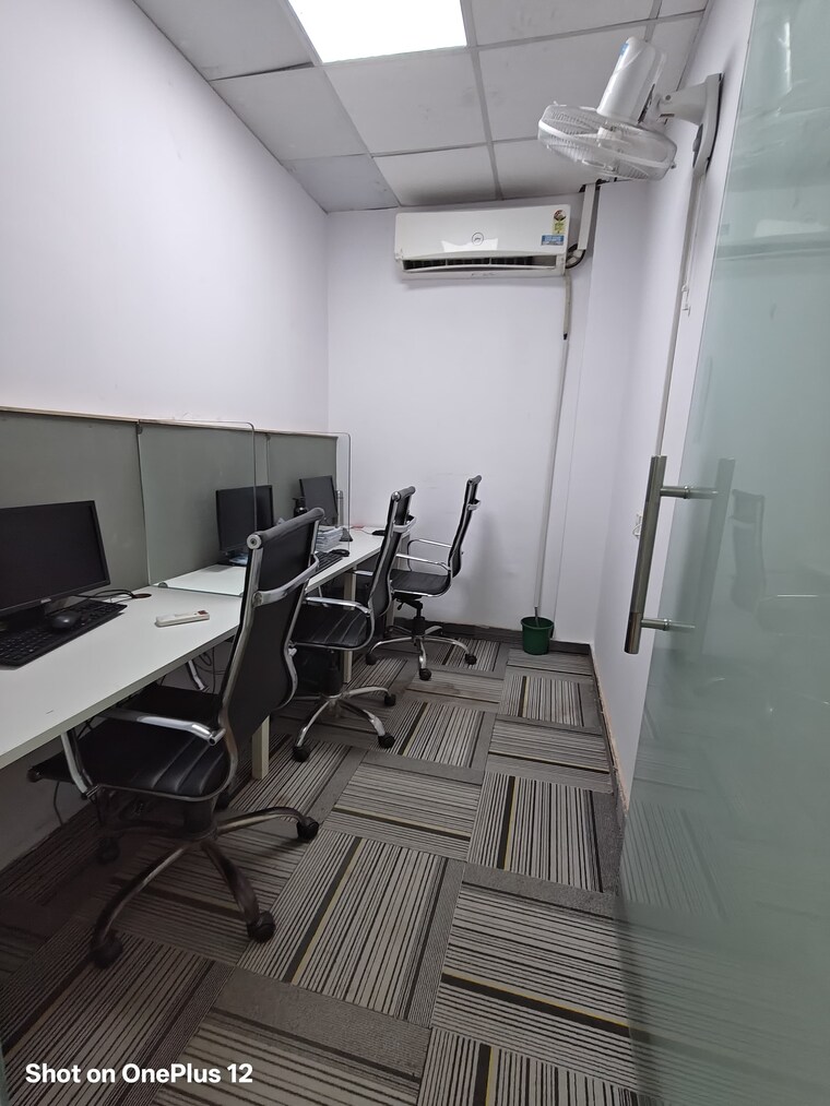 Gym, sector 63 Commercial Office Space 3000 Sq.Ft. In Sector 63 Noida 9284302