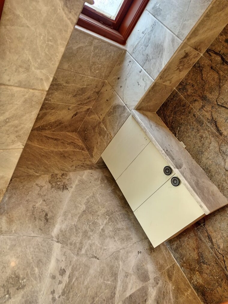 Bathroom, new friends colony 5 Bedroom 500 Sq.Yd. Independent House In New Friends Colony Delhi 9284369