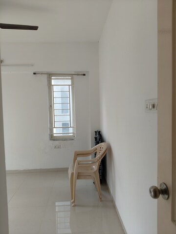 Room in 1 BHK Apartment at Shroff Signature Heights, Wakad – for Rent