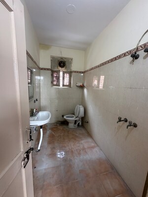 Bathroom in 2 BHK Builder Floor at Sector 30 – for Rent