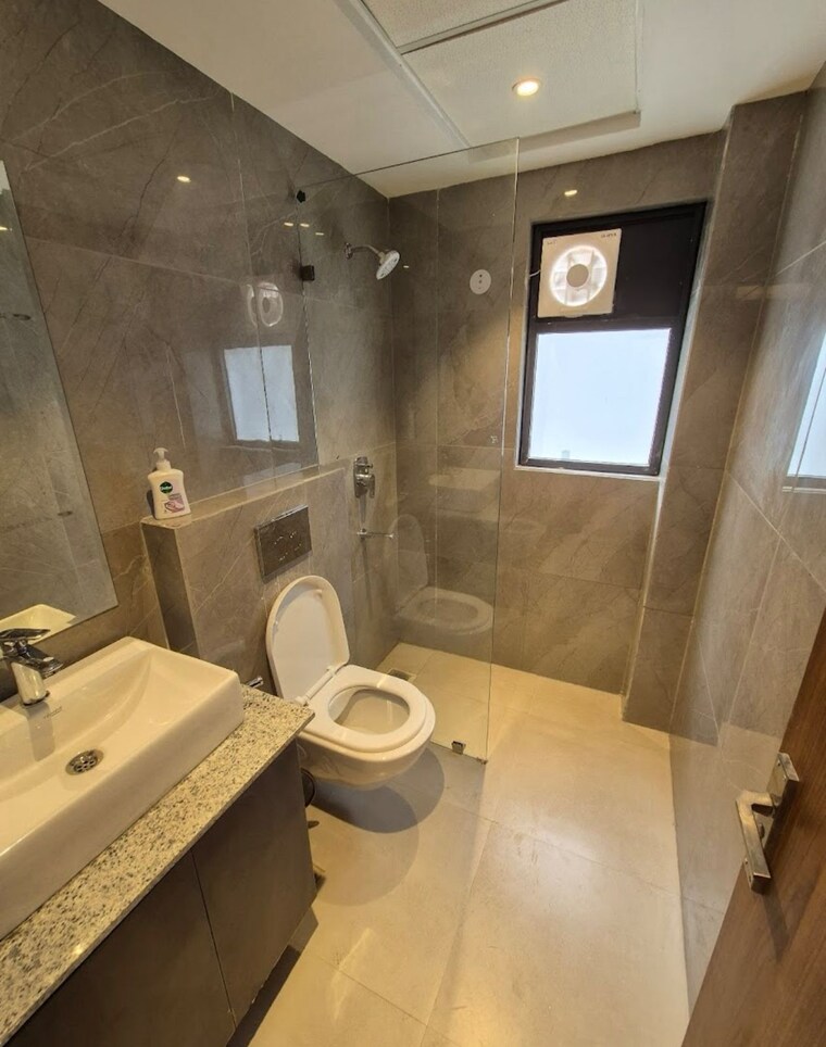 Bathroom, suncity-vatsal-valley 2 Bedroom 1130 Sq.Ft. Apartment In Gwal Pahari Gurgaon 9284386