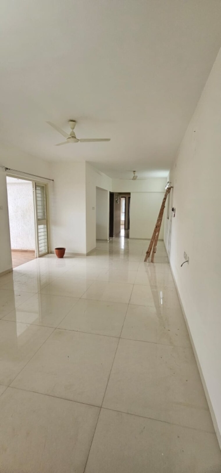 Living Room, senapati bapat road 3 Bedroom 1500 Sq.Ft. Apartment In Senapati Bapat Road Pune 9284444
