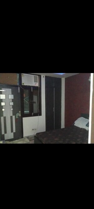 Room in 2 BHK Builder Floor at Govindpuri – for Rent