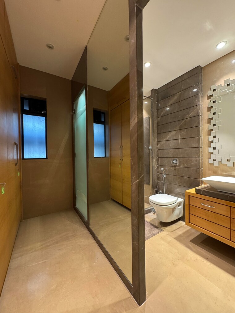 Attached Bathroom, worli 5 Bedroom 3200 Sq.Ft. Apartment In Worli Mumbai 9284374