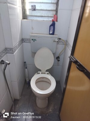 Master Bedroom in 1 BHK Apartment at Green Fields Apartment, Andheri East – for Rent