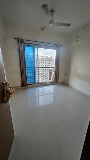 Room in 2 BHK Apartment at Veena Serenity, Chembur – for Rent