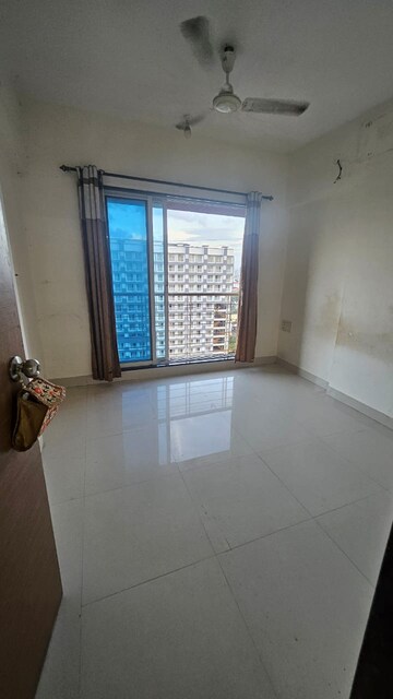 Room in 2 BHK Apartment at Veena Serenity, Chembur – for Rent