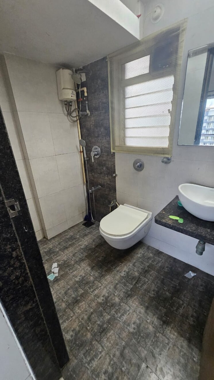 Bathroom, veena-serenity 2 Bedroom 650 Sq.Ft. Apartment In Chembur Mumbai 9284452