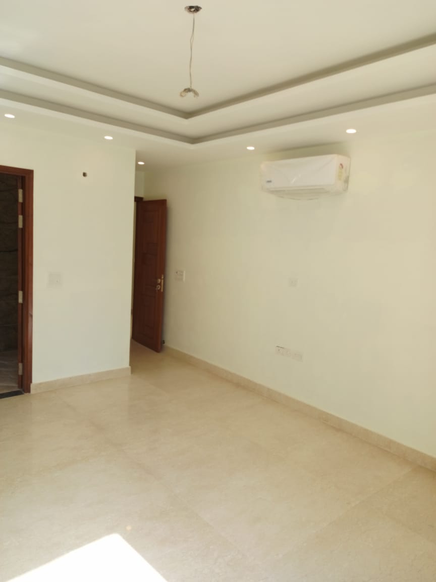 4 BHK + Pooja Room,Servant Room,Study Room,Extra Room Builder Floor For Rent in Mishra Property 