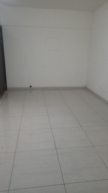 Room in 1 BHK Apartment at Mahindra Antheia, Pimpri – for Rent