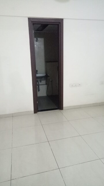 Room in 1 BHK Apartment at Mahindra Antheia, Pimpri – for Rent