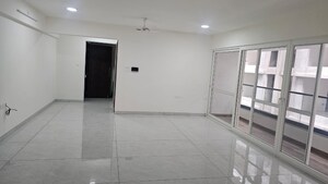 Room in 3 BHK Apartment at Senapati Bapat Road – for Rent