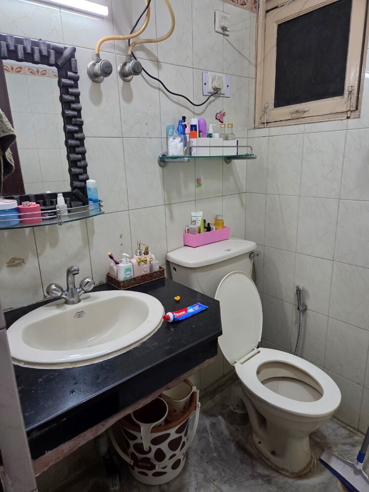 Attached Bathroom, ardee-city 2 Bedroom 1040 Sq.Ft. Builder Floor In Sector 52 Gurgaon 9284490