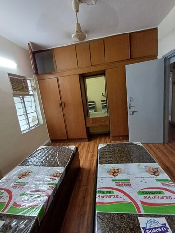 Master Bedroom in  Pg at Deccan Gymkhana – for Rent