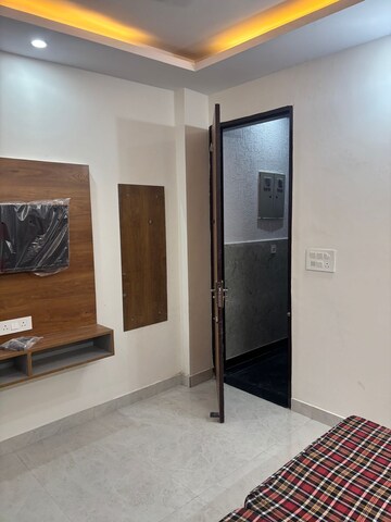Room in 1 RK Builder Floor at DLF City Phase III, Sector 24 – for Rent
