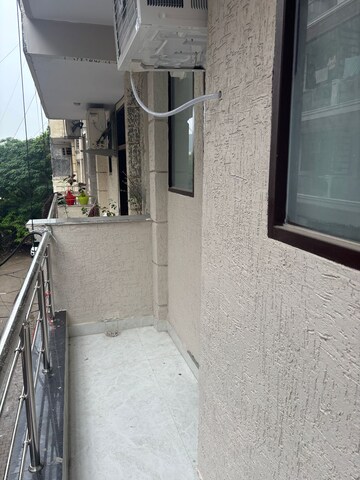 Balcony in 1 RK Builder Floor at DLF City Phase III, Sector 24 – for Rent
