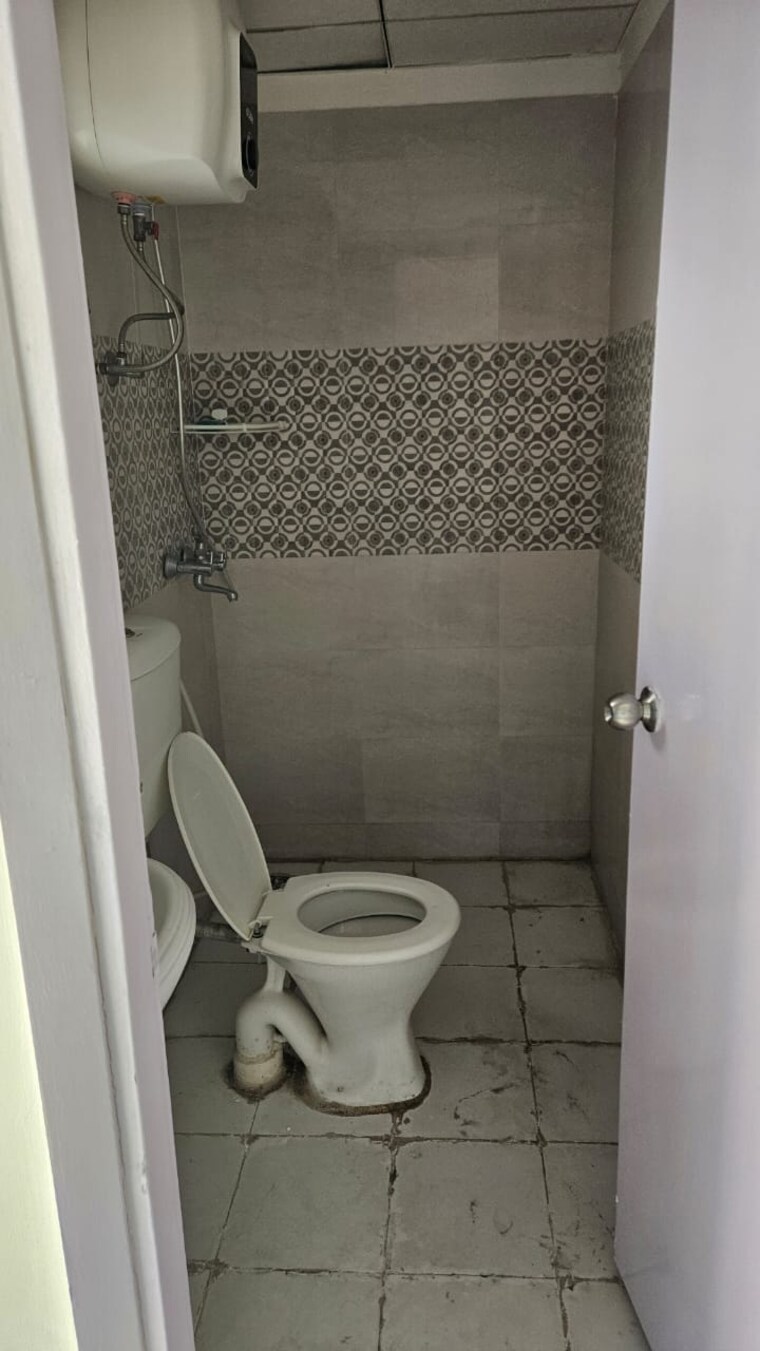 Bathroom, gaur-city-7th-avenue 3 Bedroom 1185 Sq.Ft. Apartment In Sector 4 Greater Noida Greater Noida 9284751